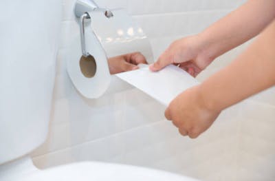 dificultad para usar el baño después de un derrame cerebral