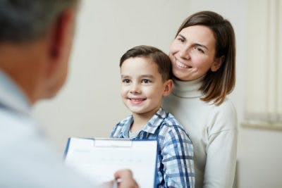 doctor explaining what you need to know about very mild cerebral palsy