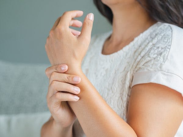 best ways to treat a swollen arm after stroke