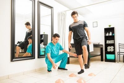 spinal cord injury locomotor training focuses on promoting neuroplasticity
