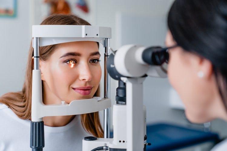 eye doctor examining patient for nystagmus after head injury
