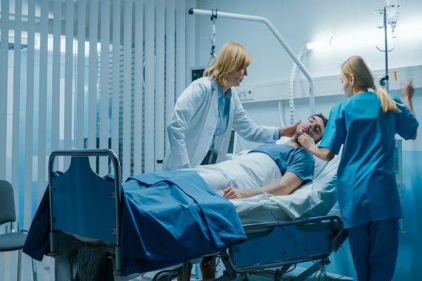 doctors rushing to help patient who is storming after brain injury