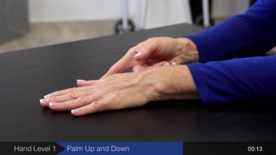 exercices de récupération après un AVC pour la paralysie